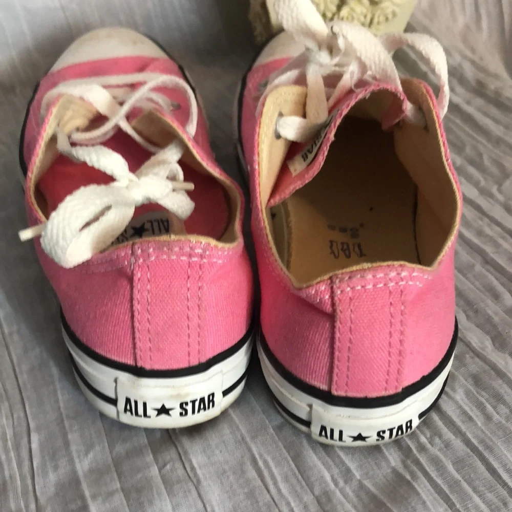 CONVERSE ALL STAR size Youth 3 pink low top lace up athletic sneakers unisex